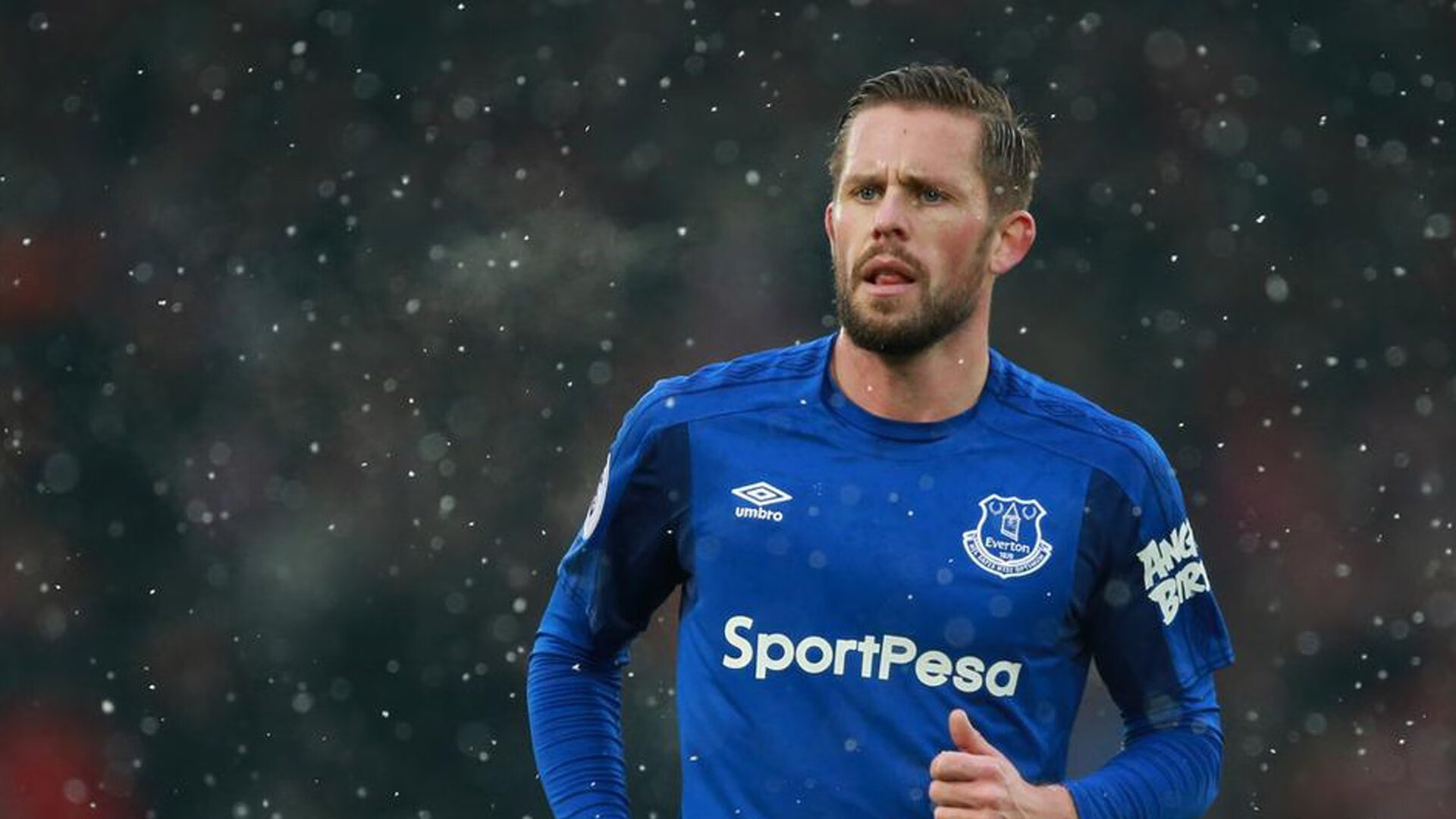 湖人击败雷霆，系列赛焦点战中詹姆斯贡献关键助攻，湖人惨败雷霆